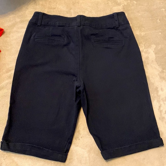 Iris shorts - Picture 2 of 7